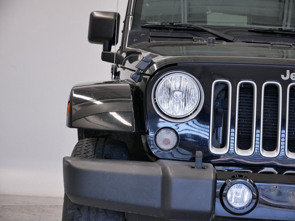 Thumbnail: 2016 Jeep Wrangler - 13
