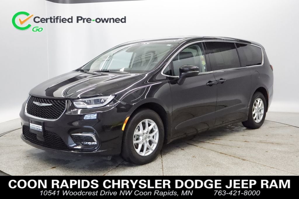 Thumbnail: 2023 Chrysler Pacifica - 1