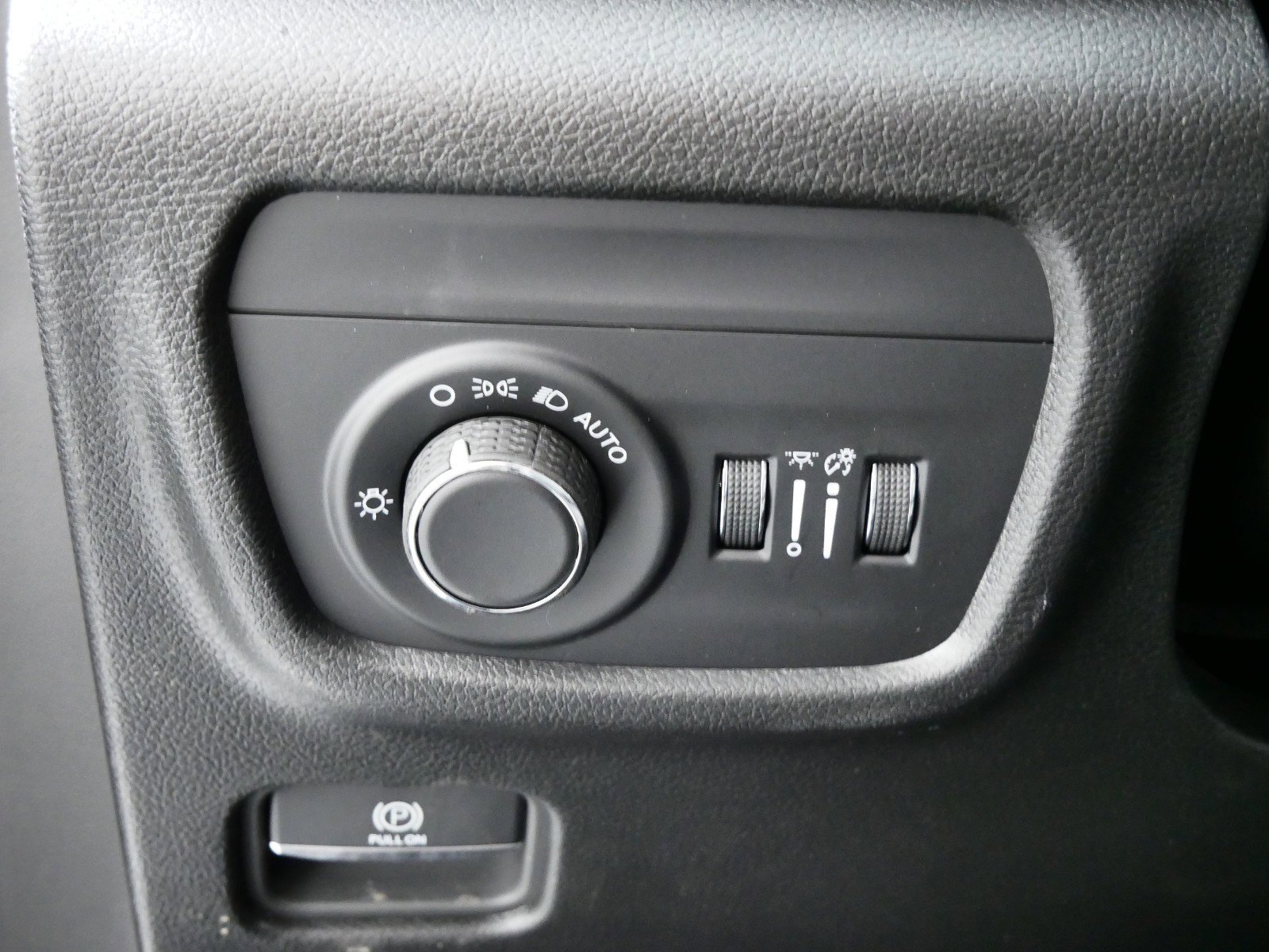 Thumbnail: 2025 Jeep Grand Cherokee L - 30