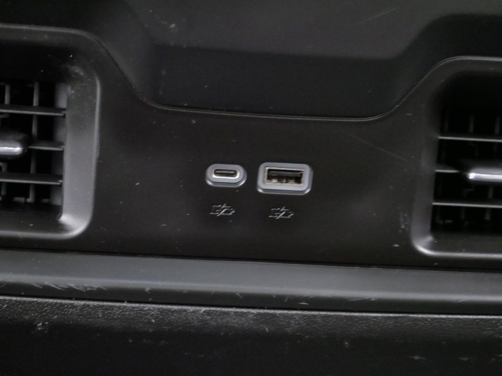 Thumbnail: 2022 Chevrolet Silverado 1500 - 16