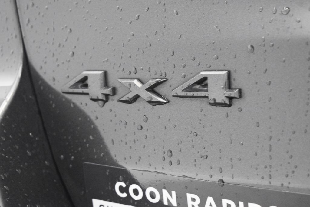 Thumbnail: 2021 Jeep Grand Cherokee - 21