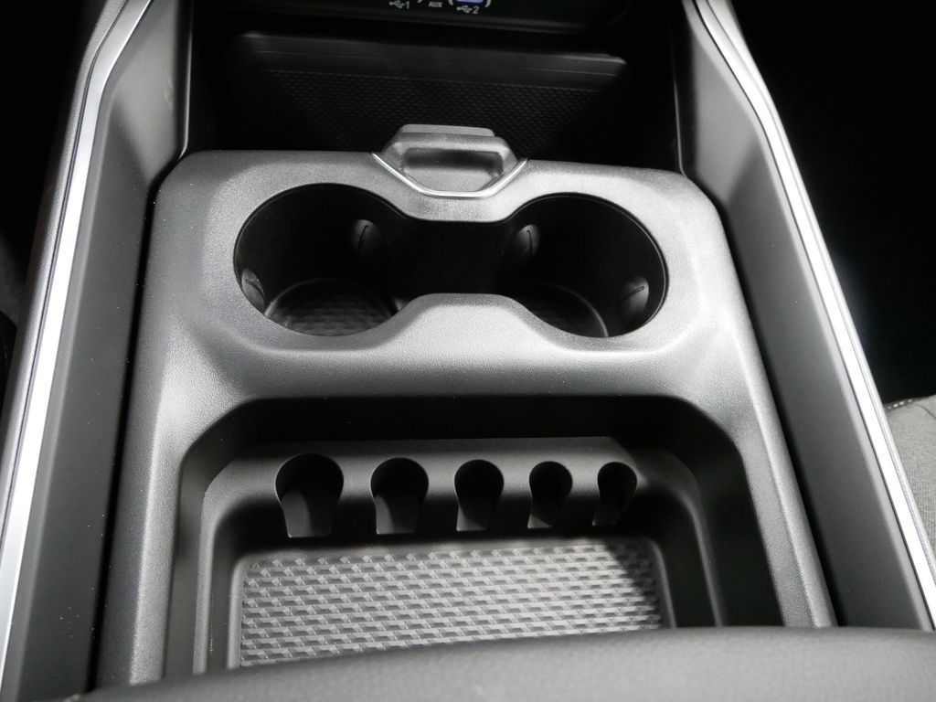 Thumbnail: 2026 RAM 1500 - 33