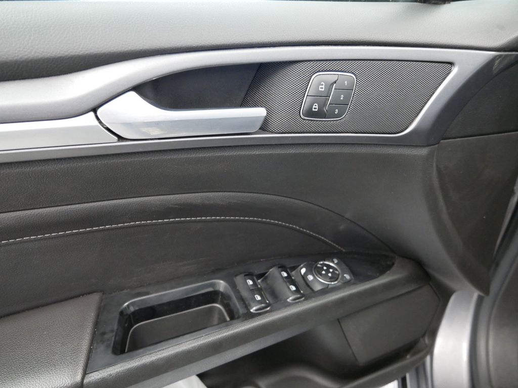 Thumbnail: 2014 Ford Fusion - 11