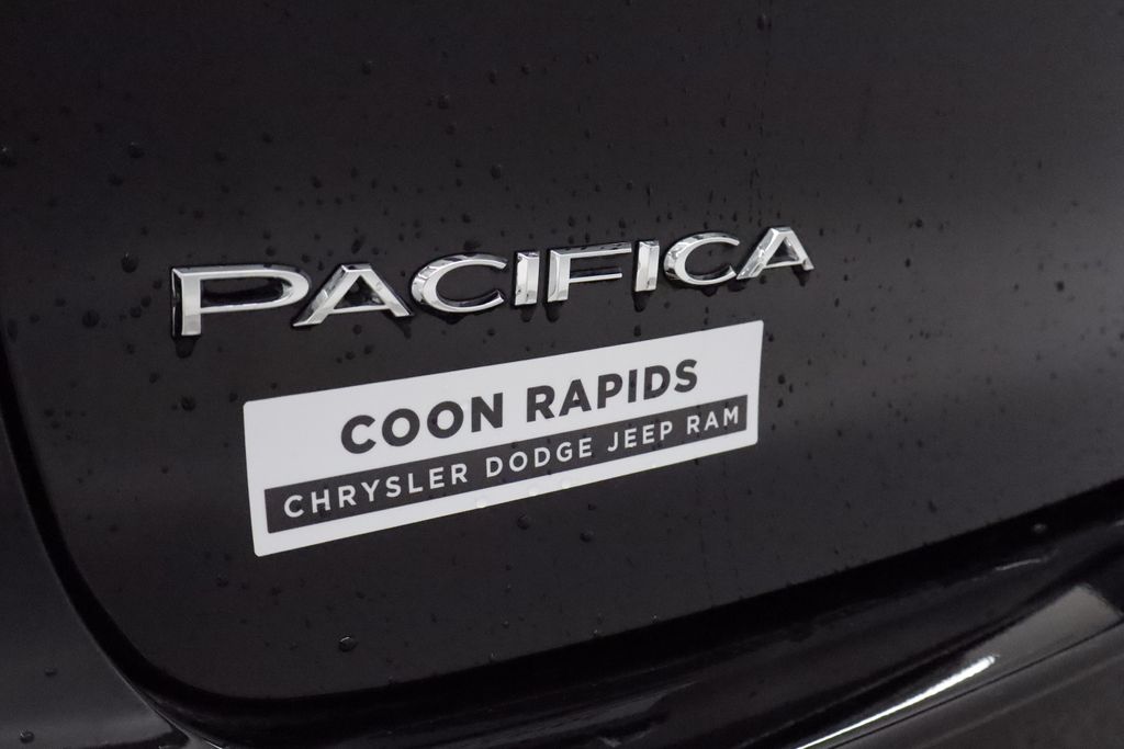 Thumbnail: 2026 Chrysler Pacifica - 9