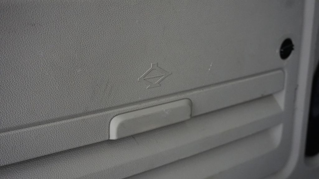 Thumbnail: 2014 Chrysler Town & Country - 23