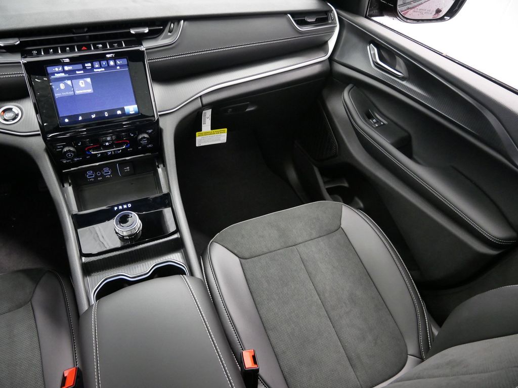 Thumbnail: 2025 Jeep Grand Cherokee - 19