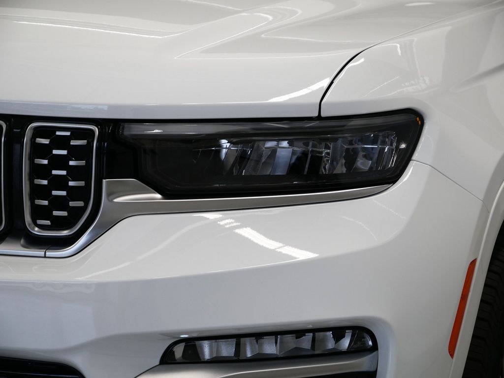 Thumbnail: 2023 Jeep Grand Cherokee - 22