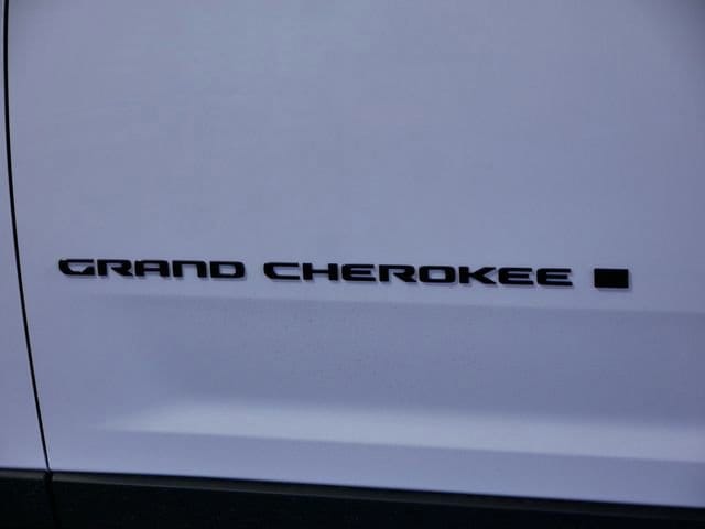 Thumbnail: 2024 Jeep Grand Cherokee - 17
