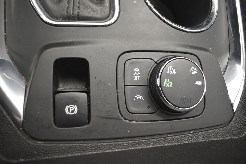 Thumbnail: 2018 Chevrolet Traverse - 41