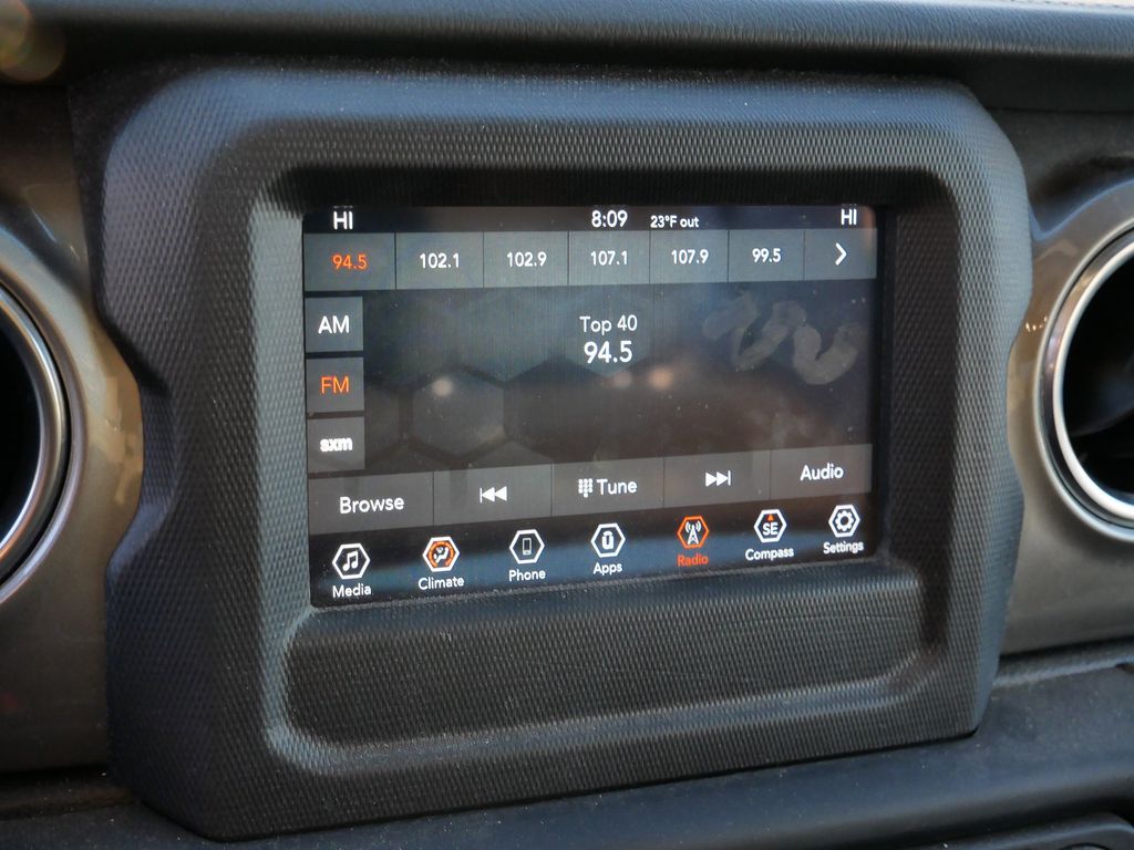 Thumbnail: 2019 Jeep Wrangler - 28