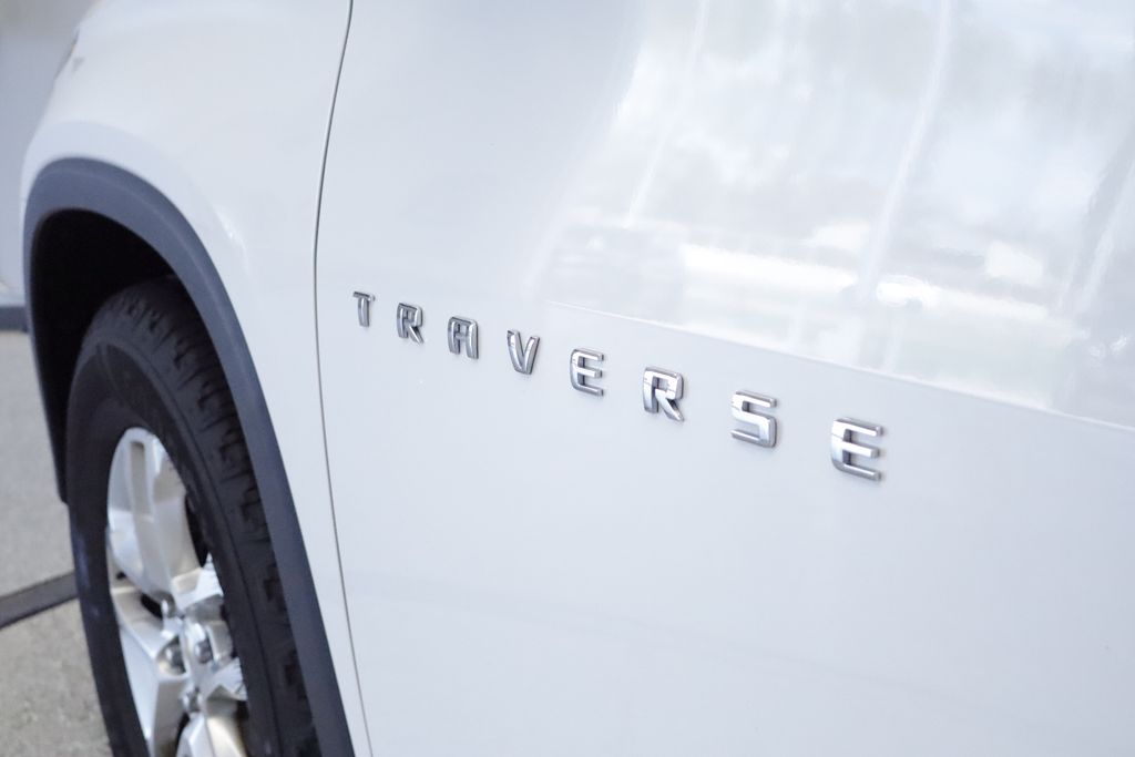 Thumbnail: 2018 Chevrolet Traverse - 17