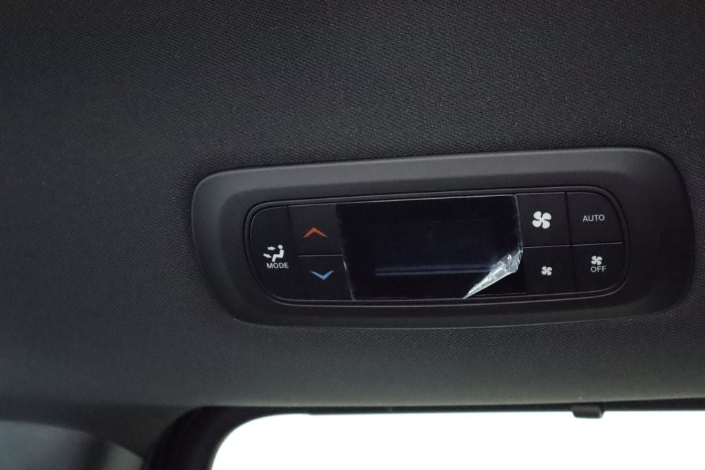 Thumbnail: 2026 Chrysler Pacifica - 18