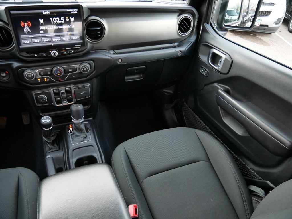 Thumbnail: 2020 Jeep Gladiator - 14