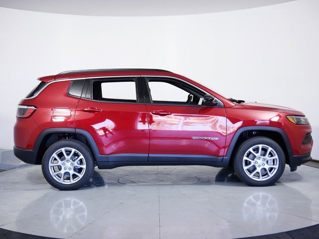 2024 Jeep Compass Latitude 8