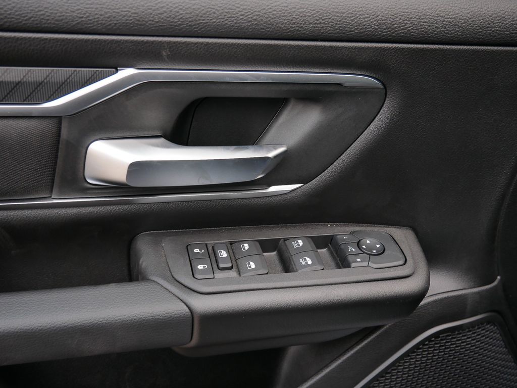 Thumbnail: 2026 RAM 1500 - 8