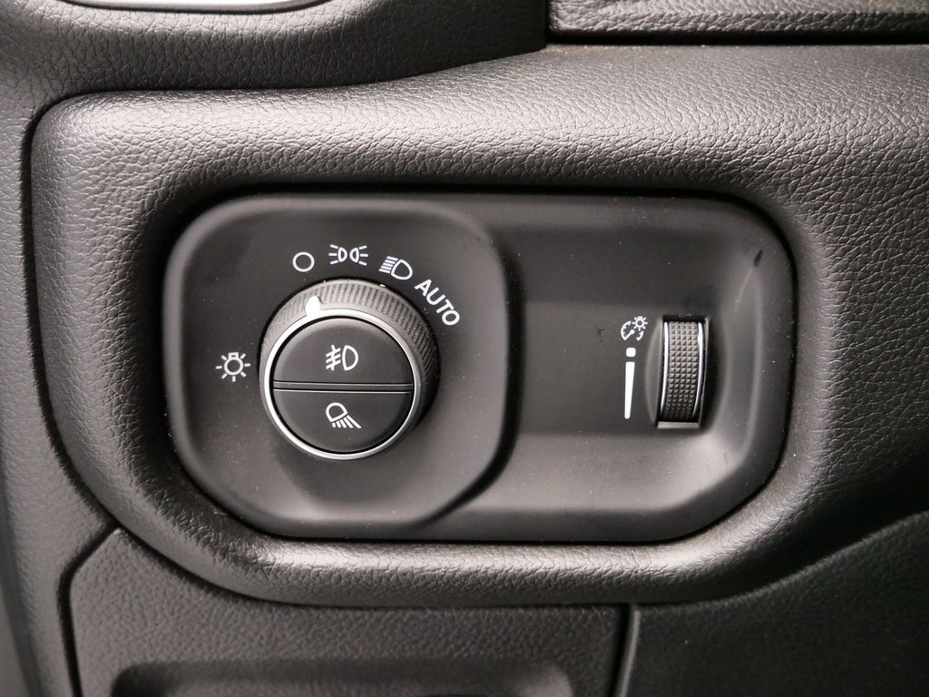 Thumbnail: 2025 RAM 1500 - 22