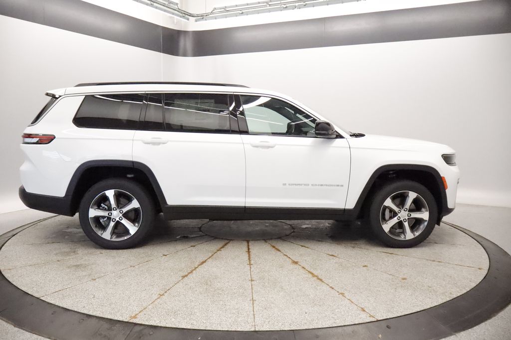 Thumbnail: 2026 Jeep Grand Cherokee L - 8