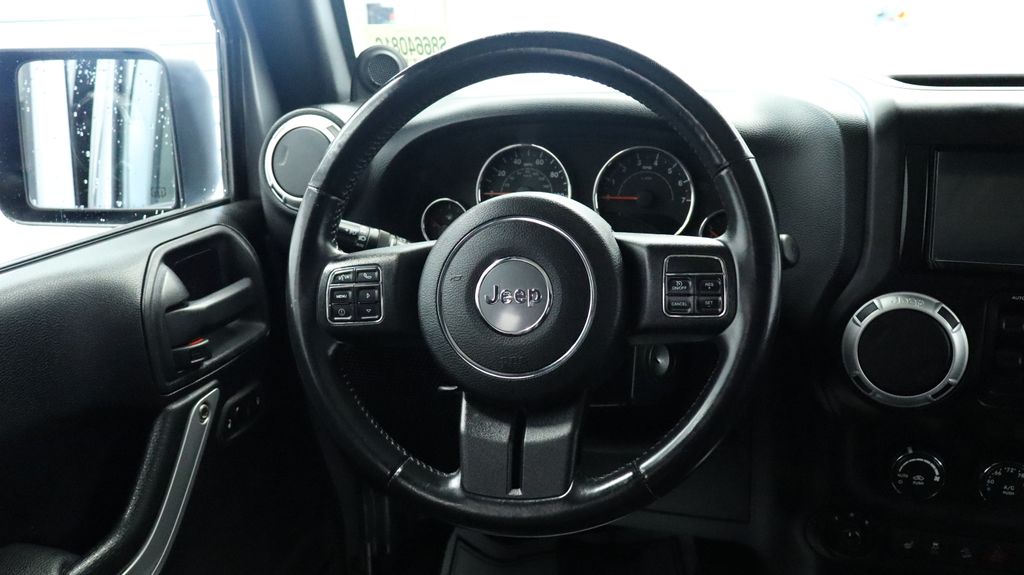 Thumbnail: 2014 Jeep Wrangler - 21