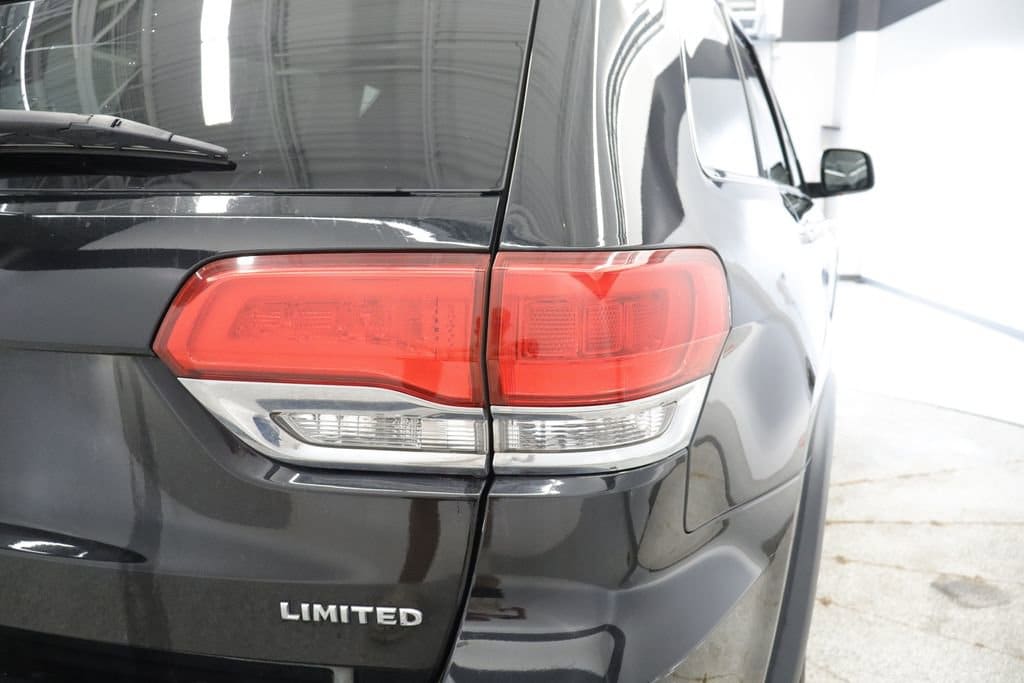 Thumbnail: 2017 Jeep Grand Cherokee - 18