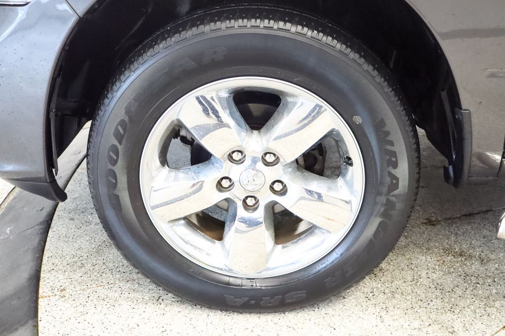 Thumbnail: 2019 RAM 1500 Classic - 14