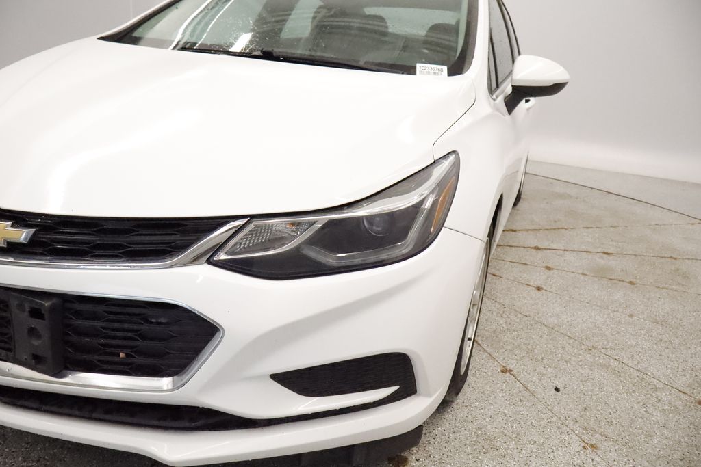 Thumbnail: 2016 Chevrolet Cruze - 3