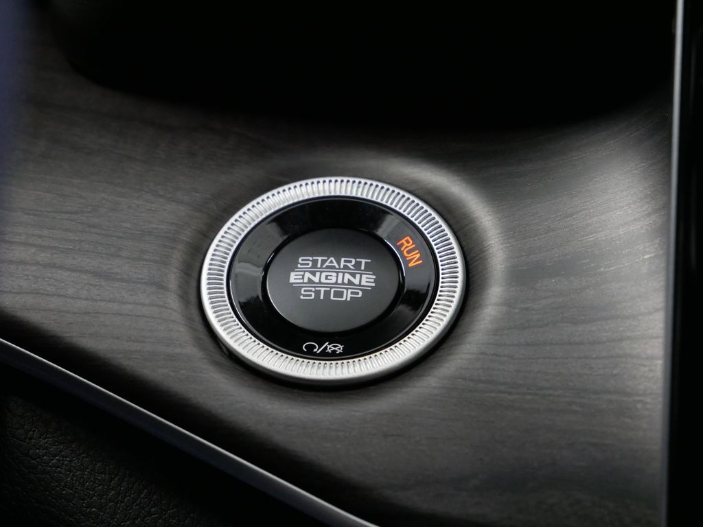 Thumbnail: 2025 Jeep Grand Cherokee - 30