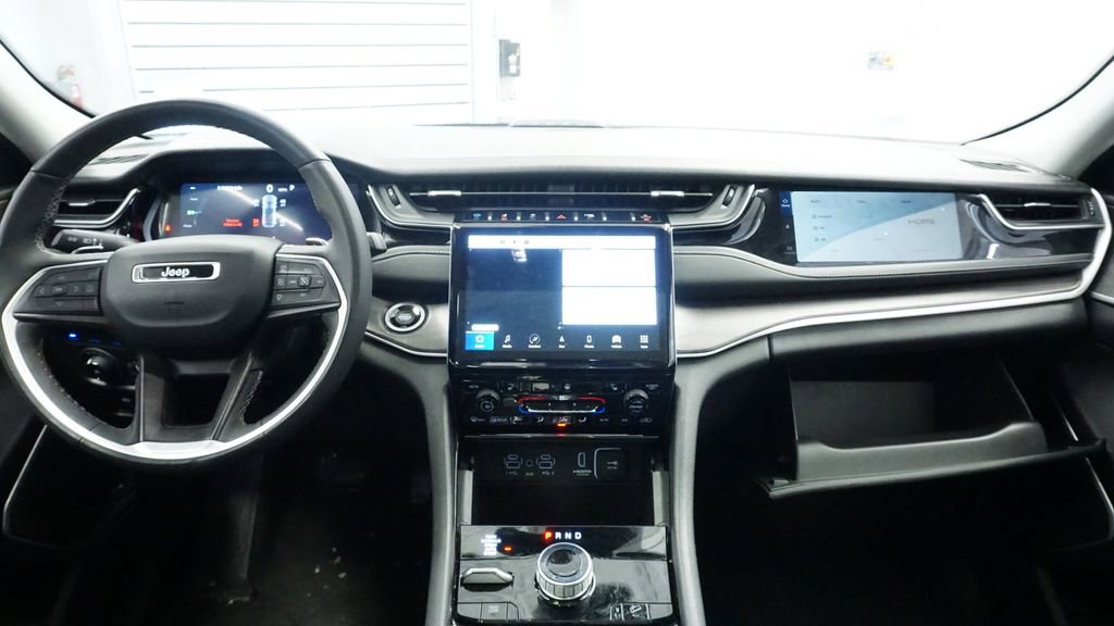 Thumbnail: 2023 Jeep Grand Cherokee - 23