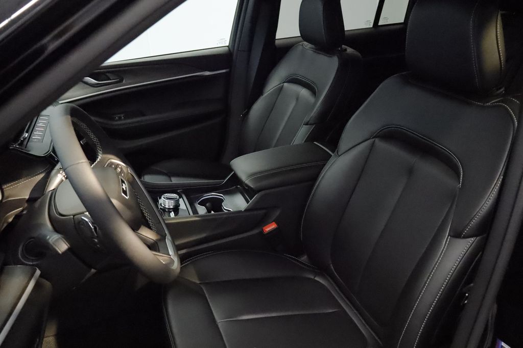 Thumbnail: 2026 Jeep Grand Cherokee - 9