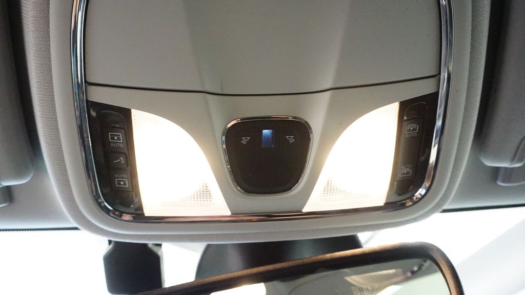 Thumbnail: 2021 Jeep Cherokee - 39