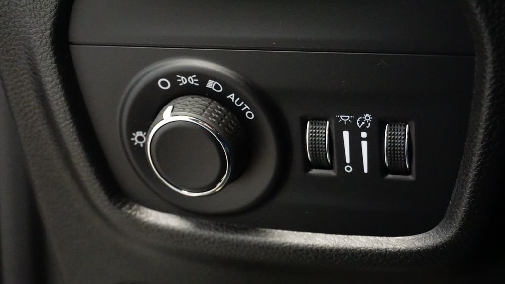 Thumbnail: 2022 Jeep Grand Cherokee L - 27