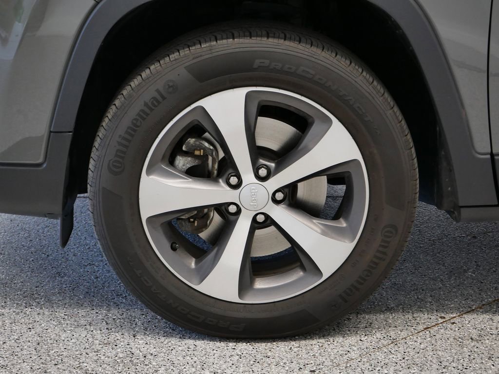 Thumbnail: 2022 Jeep Cherokee - 50