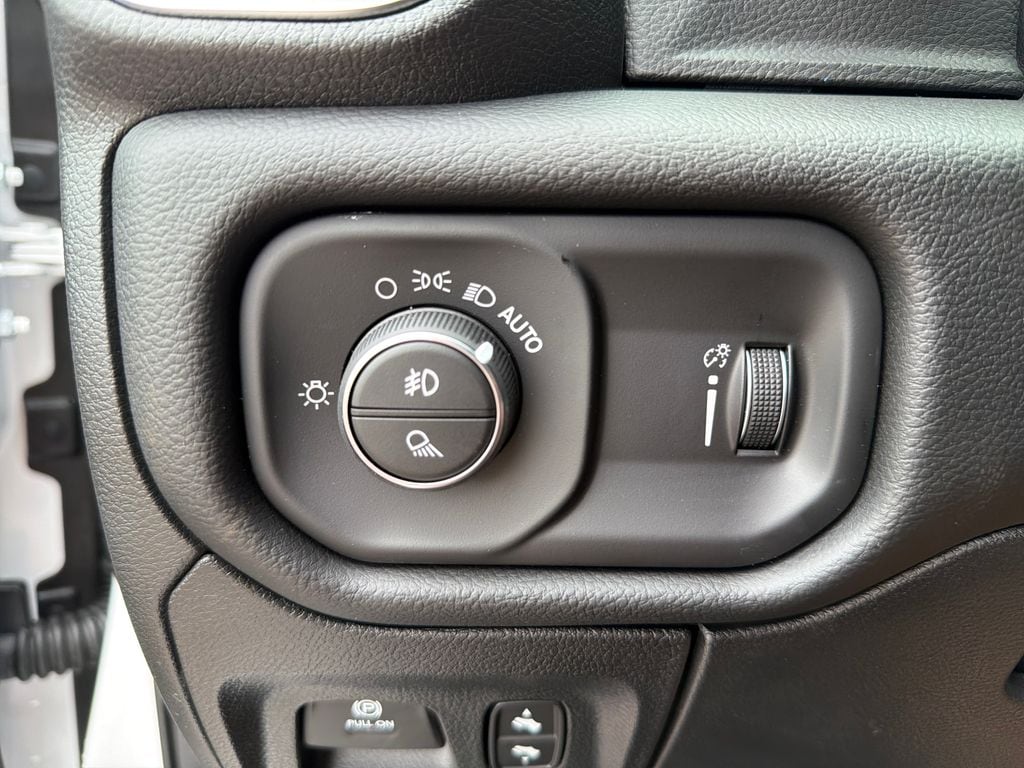 Thumbnail: 2026 RAM 1500 - 23