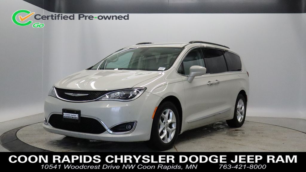 2017 Chrysler Pacifica Touring L -
                  Coon Rapids, MN