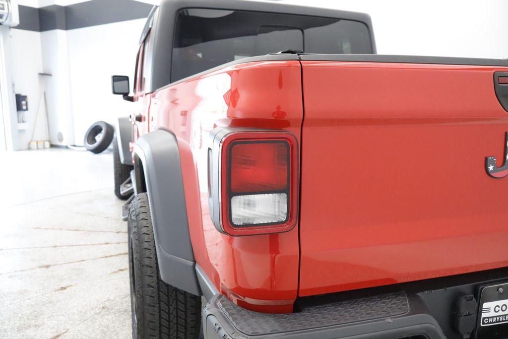 Thumbnail: 2020 Jeep Gladiator - 19