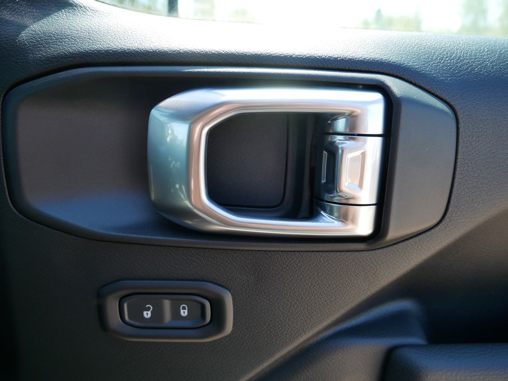 Thumbnail: 2025 Jeep Wrangler - 24