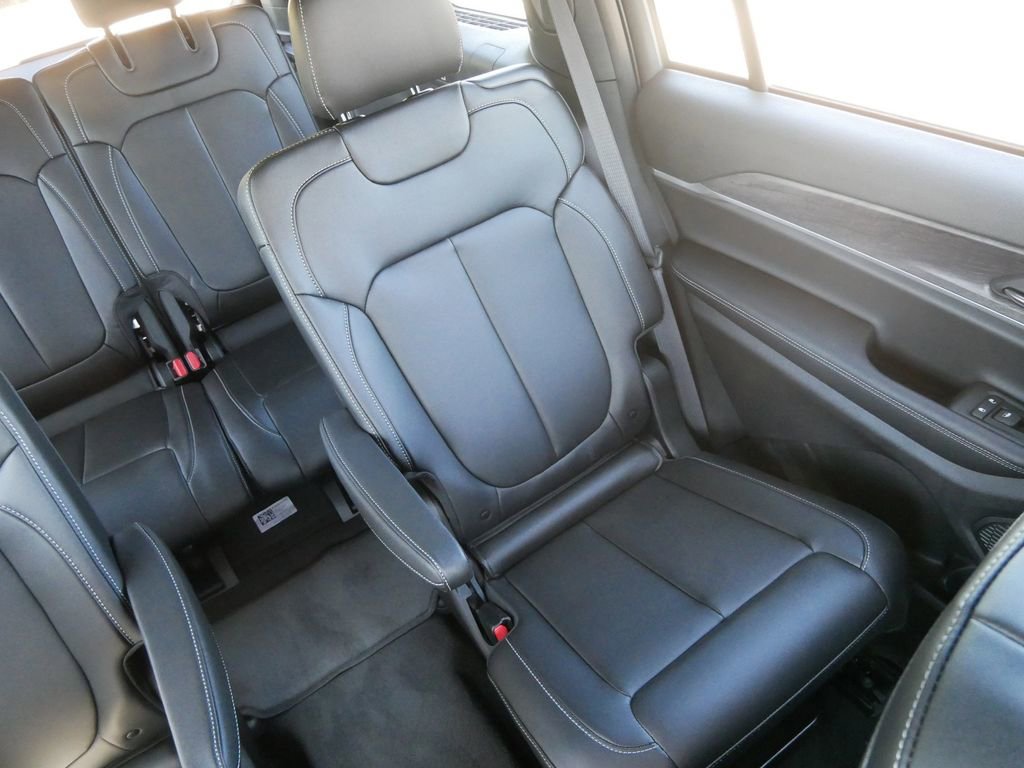 Thumbnail: 2025 Jeep Grand Cherokee L - 33