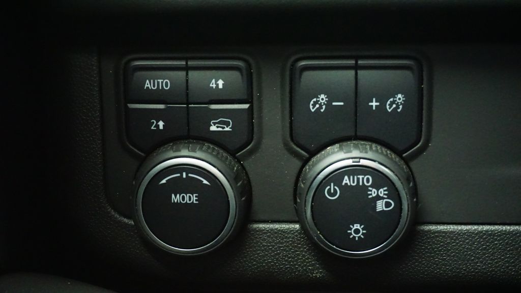 Thumbnail: 2022 Chevrolet Suburban - 30