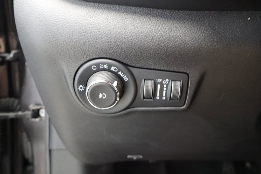 Thumbnail: 2023 Jeep Compass - 28