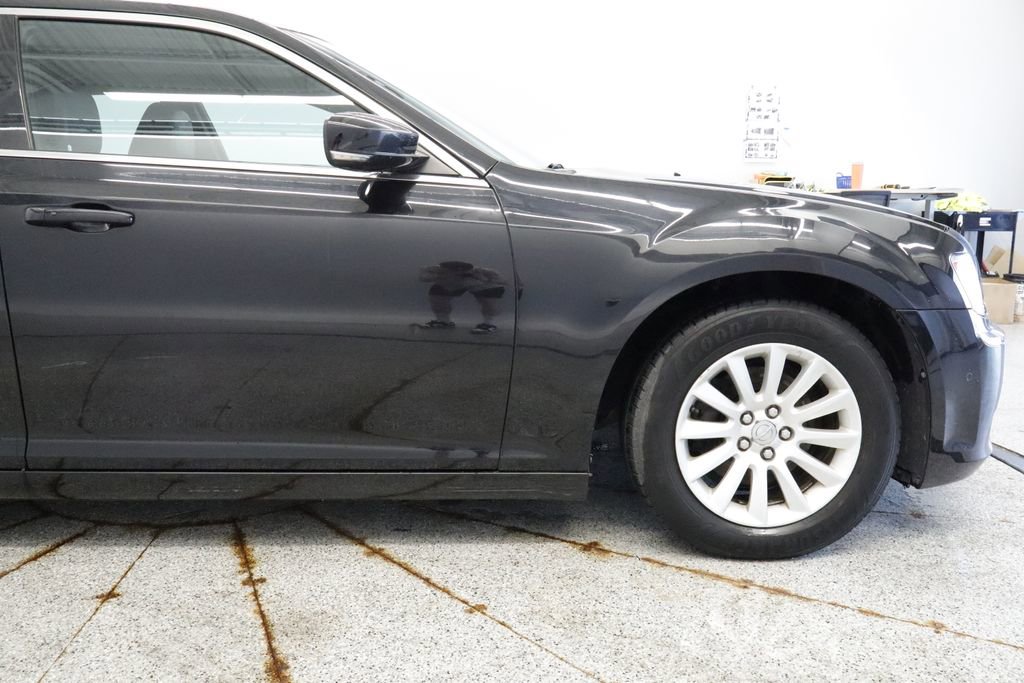 Thumbnail: 2014 Chrysler 300 - 16
