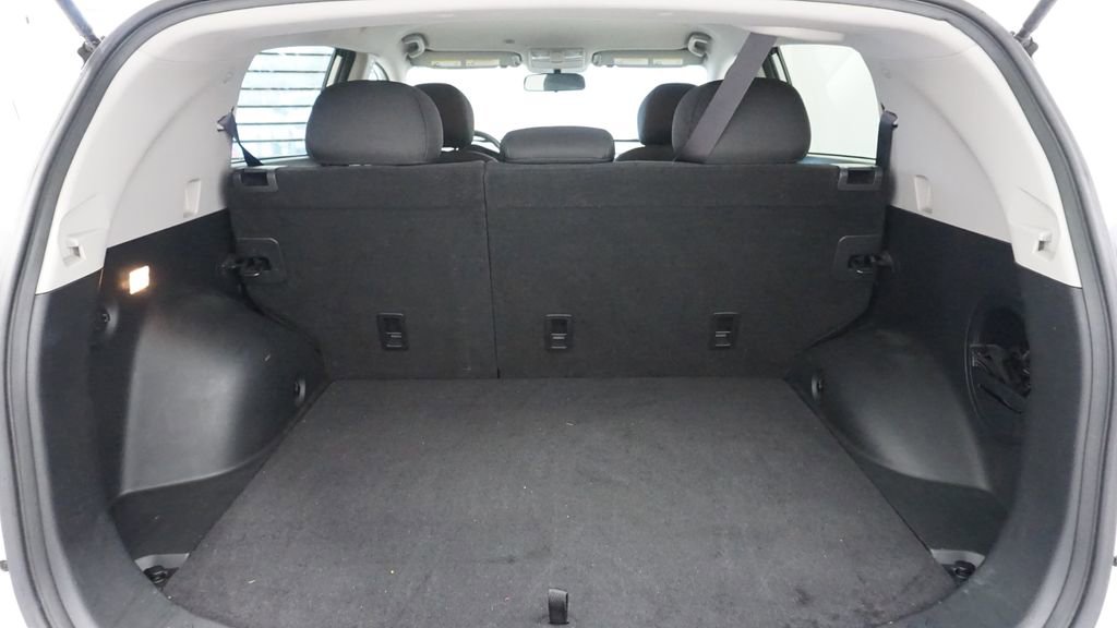 Thumbnail: 2016 Kia Sportage - 16