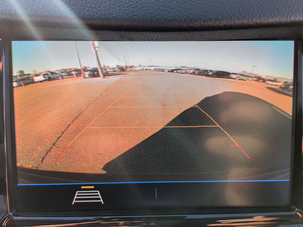 Thumbnail: 2022 Chevrolet Trax - 31