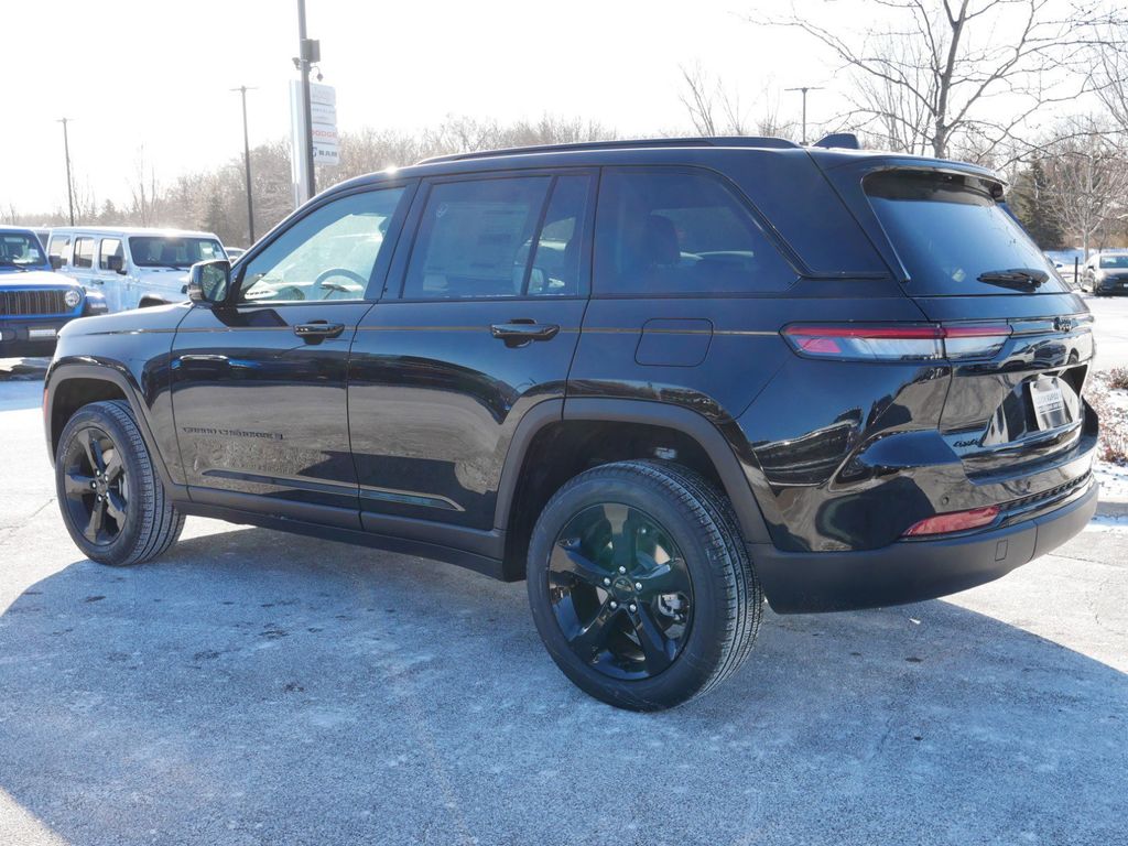 Thumbnail: 2025 Jeep Grand Cherokee - 15