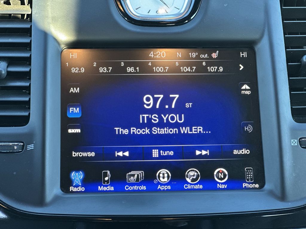 Thumbnail: 2016 Chrysler 300 - 11