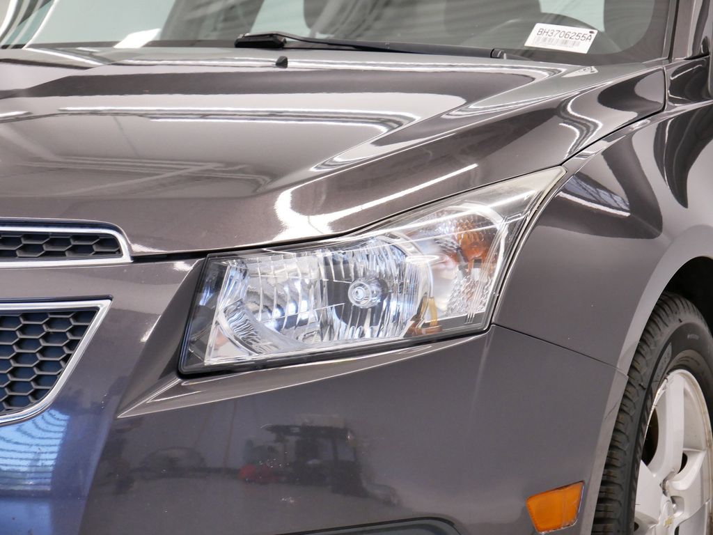 Thumbnail: 2014 Chevrolet Cruze - 14