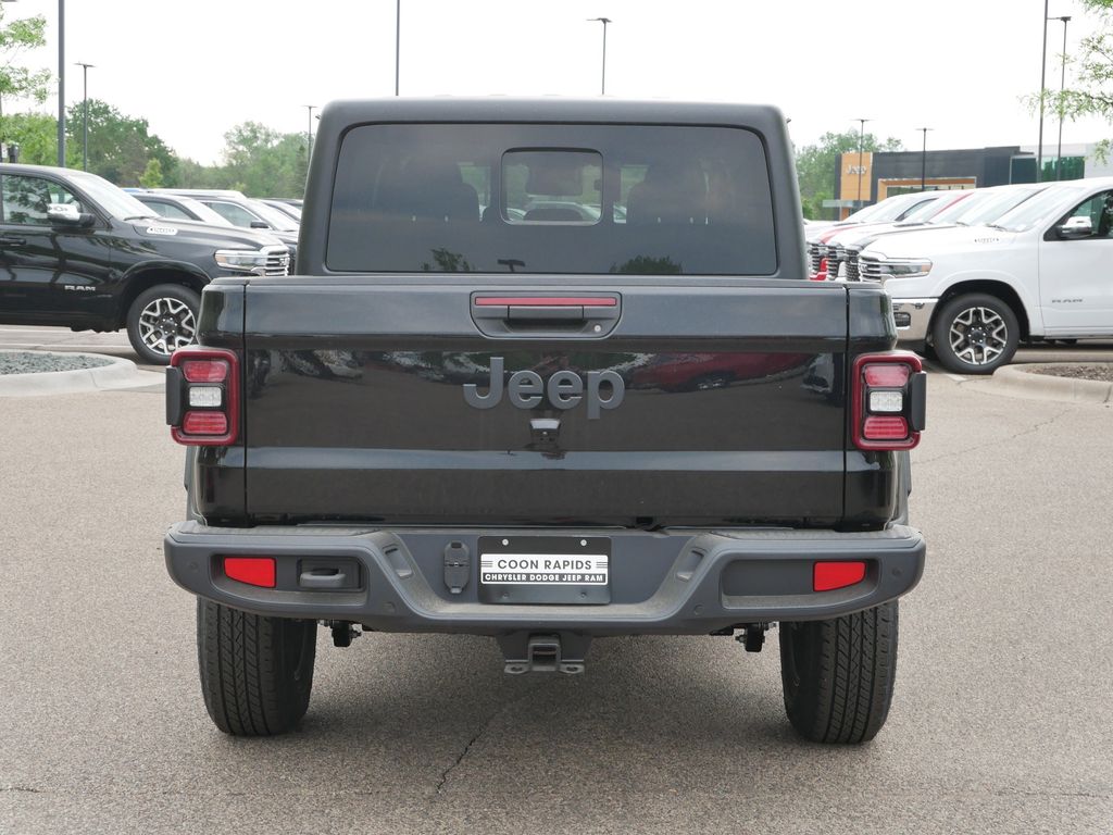 Thumbnail: 2025 Jeep Gladiator - 10