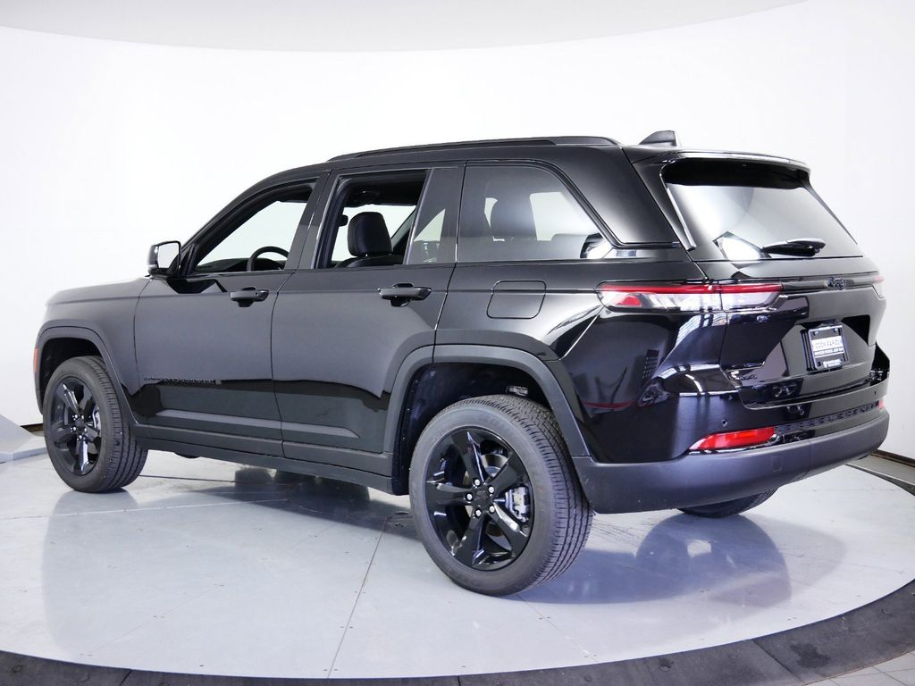 Thumbnail: 2024 Jeep Grand Cherokee - 15