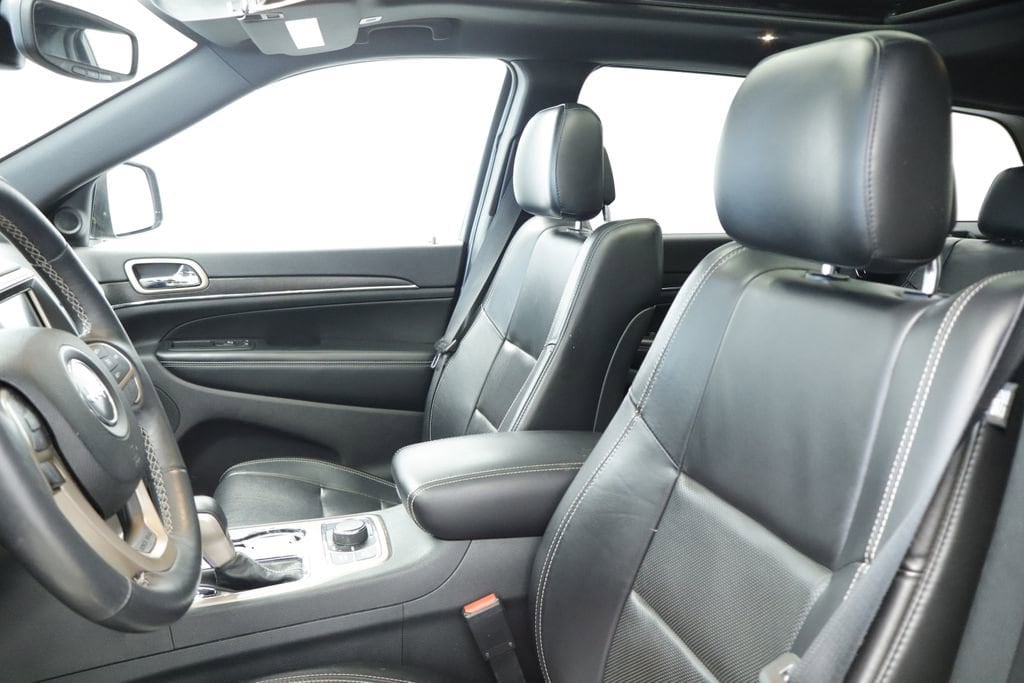 Thumbnail: 2017 Jeep Grand Cherokee - 28