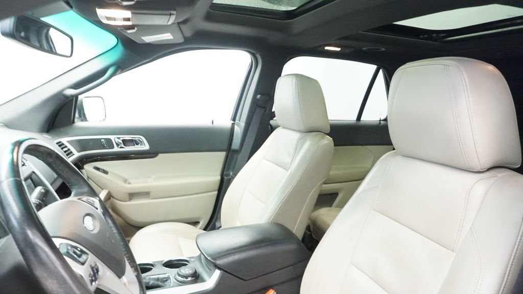 Thumbnail: 2011 Ford Explorer - 27