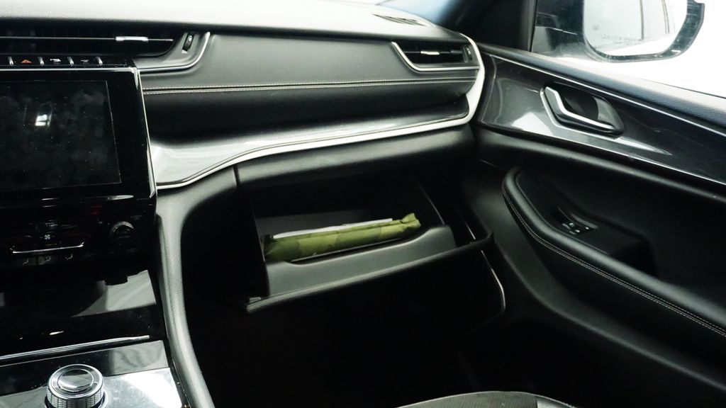 Thumbnail: 2022 Jeep Grand Cherokee L - 23