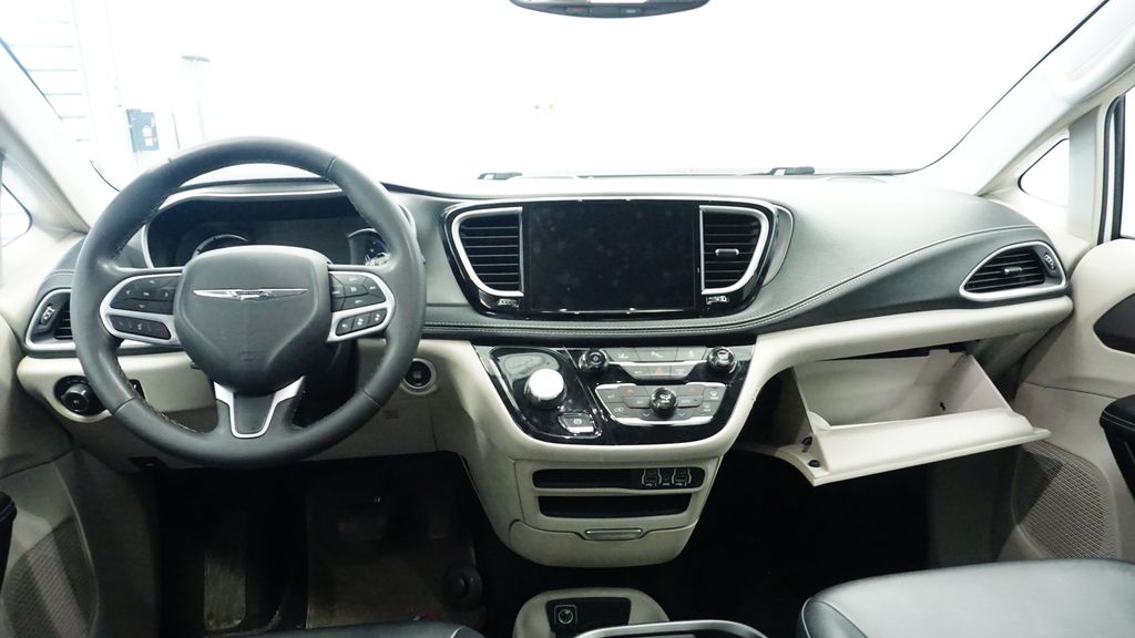 Thumbnail: 2024 Chrysler Pacifica - 24